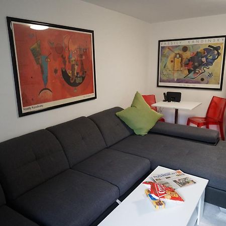 Neue Und Zentral Gelegene Wohnung In Stuttgart Extérieur photo